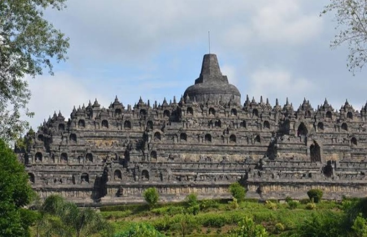 This is the Reason for Borobudur Temple Tickets USD100 For Foreign Tourists