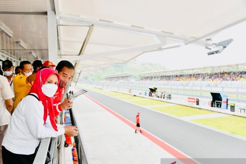 Jokowi Saksikan Langsung MotoGP Mandalika