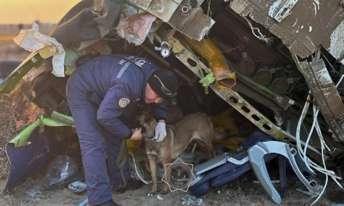 Putin Meminta Maaf atas Jatuhnya Pesawat Azerbaijan, 38 Tewas