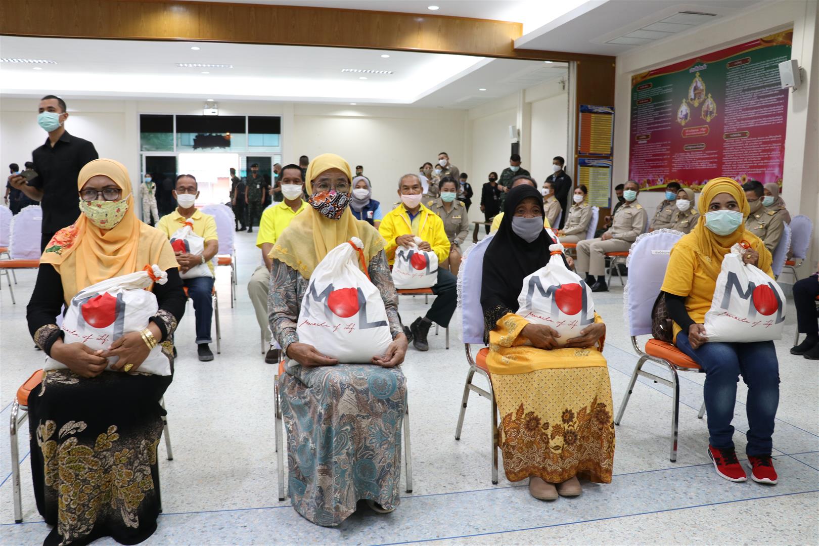 Bansos untuk Warga Terdampak Covid-19 di Thailand Selatan