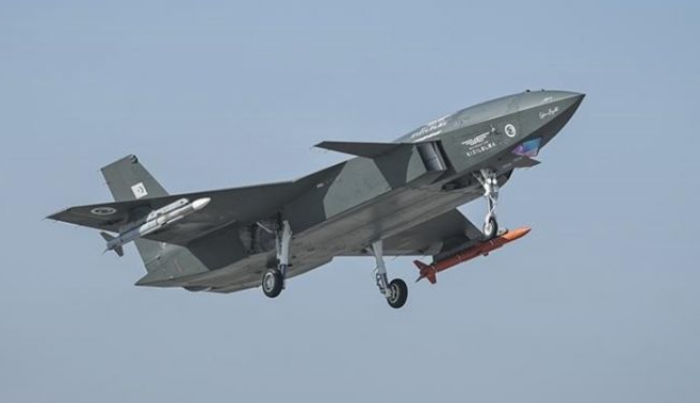 Turki Bikin Kaget, Luncurkan Jet Tempur Nirawak Pertama di Dunia yang Lepaskan Rudal