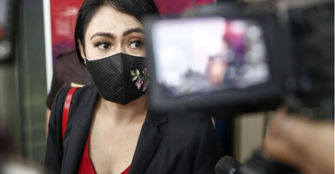 KPK Analisis Motif Bupati Mamberamo Beri Uang ke Presenter TV Brigita Manohara