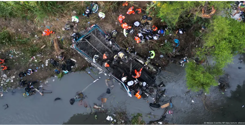 Ngeri, Bus Berusia 30 Tahun Masuk Jurang di Guatemala, 50 Orang Tewas