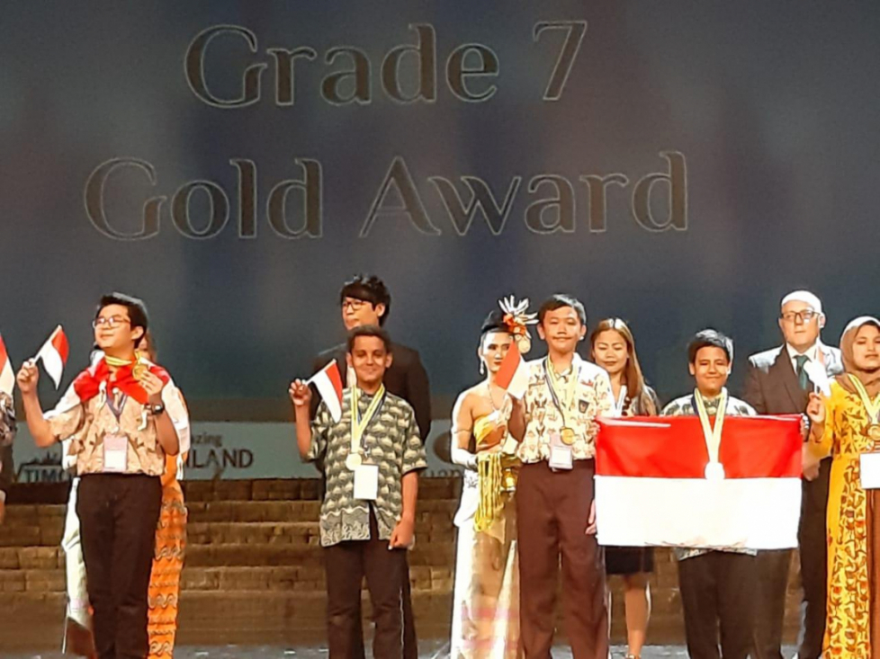 Siswa MTsN 2 Kota Kediri Raih Gold Award Olimpiade Matematika Di Thailand