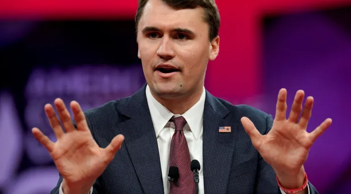 Siapakah Charlie Kirk, Sekutu Trump, yang Tewas Ditembak di Kampus?