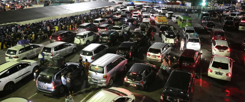Puncak Arus Mudik di Pelabuhan Merak dan Bandara Soekarno-Hatta Lampaui 2019