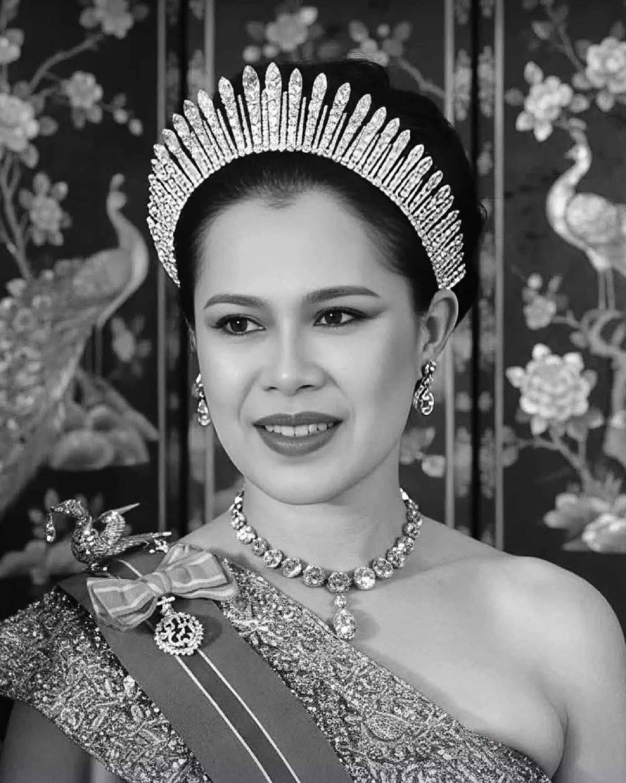 Media Asing Dunia Laporkan Wafatnya Ibu Suri Ratu Sirikit